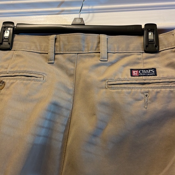 Mens Chaps Pleated Khaki Pants Size 33 x 30 Great Condition - Picture 4 of 5